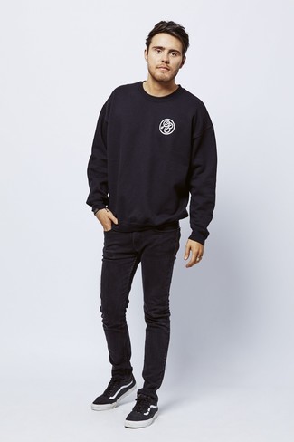 black sweatshirt with black jeans