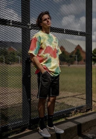 Multi colored Tie-Dye Crew-neck T-shirt Outfits For Men: 