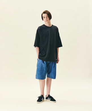Blue Denim Shorts Outfits For Men: 