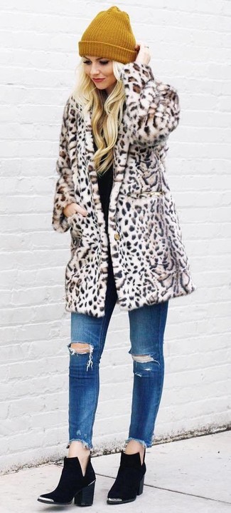 Beige Fur Coat Outfits: 
