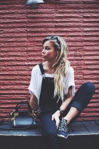 Black Denim Overalls Outfits: 