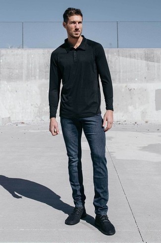 Black Polo Neck Sweater with Navy Jeans Outfits For Men: 