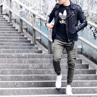 Dark Green Sweatpants Outfits For Men: If the setting permits casual city styling, opt for a black leather biker jacket and dark green sweatpants. To give your overall getup a more sophisticated touch, why not add a pair of white low top sneakers to the equation?