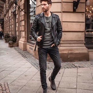 The versatility of a black leather biker jacket and black jeans means you'll have them on high rotation. For extra style points, complement this getup with a pair of charcoal suede casual boots.