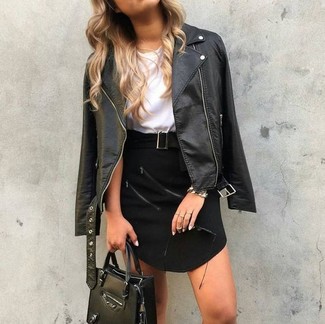 Black Leather Tote Bag Outfits: A black leather biker jacket and a black leather tote bag are a great combo to add to your daily repertoire.