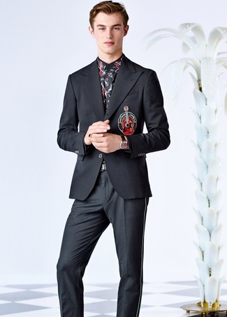 Black Print Dress Shirt Outfits For Men: This combination of a black print dress shirt and black dress pants is extra stylish and provides instant class.