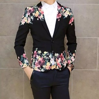 Floral Blazer Outfits For Men: For an ensemble that's worthy of a modern style-savvy gent and effortlessly smart, consider wearing a floral blazer and navy chinos.