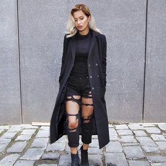 Black Coat with Black Leather Ankle Boots Outfits: 