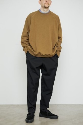 Brown Sweatshirt Outfits For Men: 