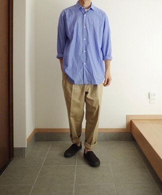 Light Blue Long Sleeve Shirt with Khaki Chinos Summer Outfits: 