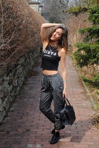 Black Cropped Top Outfits: 