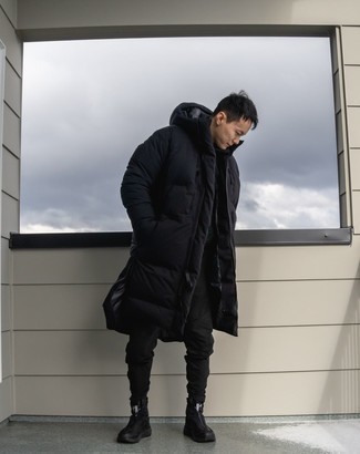 Black Puffer Coat Casual Outfits For Men: 
