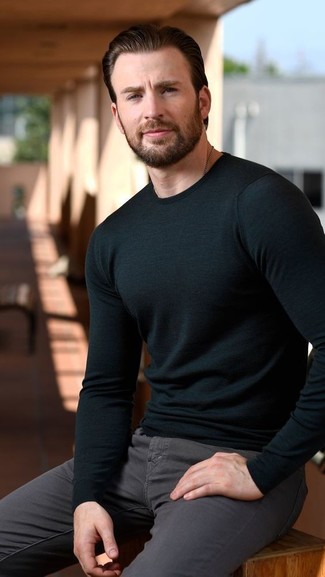 Chris Evans wearing Black Crew-neck Sweater, Charcoal Skinny Jeans