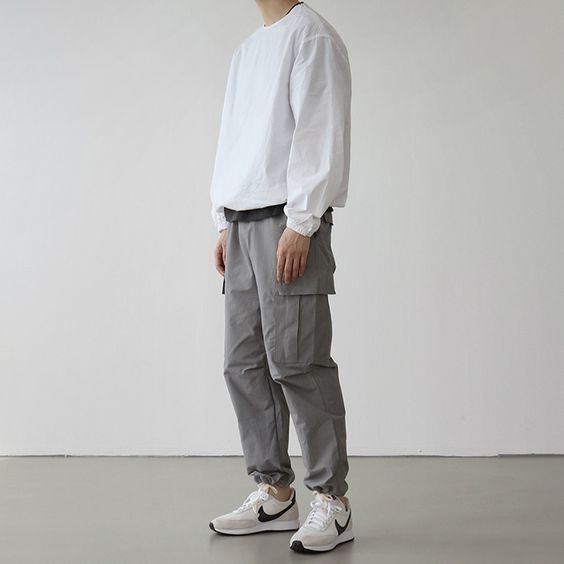 Nike: Gray Sportswear Club Cargo Pants