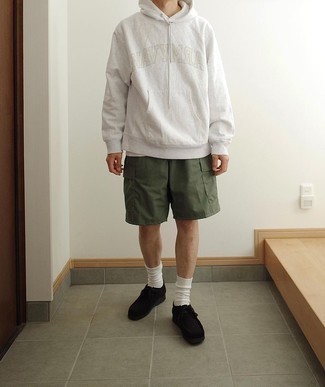 Olive Shorts Outfits For Men: 