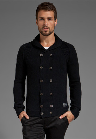 Double Breasted Cardigan Outfits For Men: The mix-and-match capabilities of a double breasted cardigan and black chinos guarantee you'll have them on high rotation.