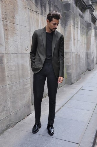 Black Long Sleeve T-Shirt Outfits For Men: 