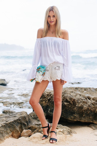 White Linen Shorts Outfits For Women: 