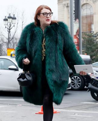 Dark Green Fur Coat Outfits: 