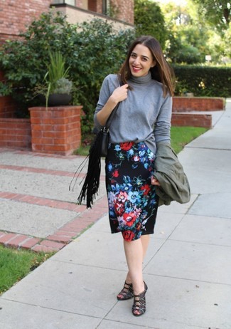 Black and White Floral Pencil Skirt Outfits: 