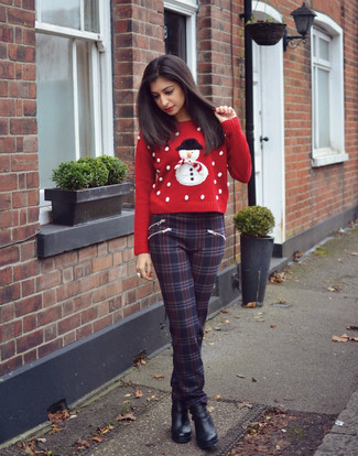 Red Christmas Crew-neck Sweater Outfits For Women: 