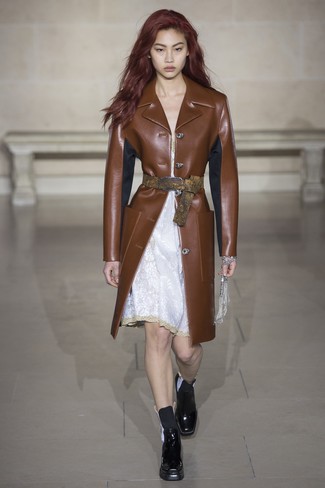 Brown Leather Coat Outfits For Women: 