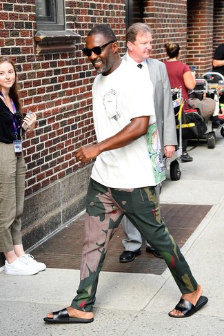 Dark Green Camouflage Chinos Outfits: 