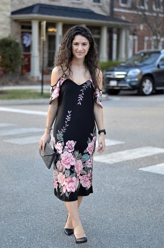 Black Pumps Outfits: Perfect the effortlessly chic getup by opting for a black floral off shoulder dress. Black pumps are a guaranteed way to breathe an added touch of refinement into this ensemble.