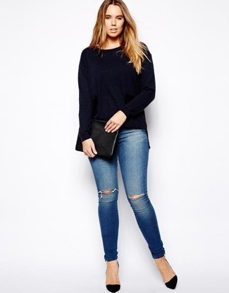 Navy Crew-neck Sweater Outfits For Women In Their 30s: 