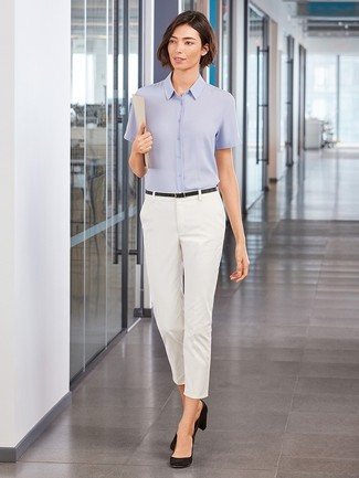Light Blue Short Sleeve Button Down Shirt Outfits For Women: 