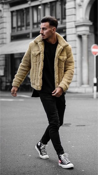 Men's Black and White Canvas High Top Sneakers, Black Skinny Jeans, Black Crew-neck T-shirt, Tan Shearling Jacket