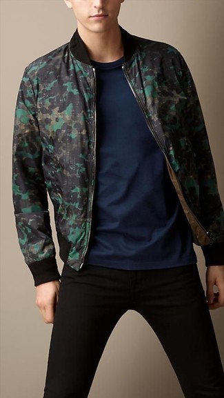 Dark Green Camouflage Bomber Jacket Outfits For Men: 