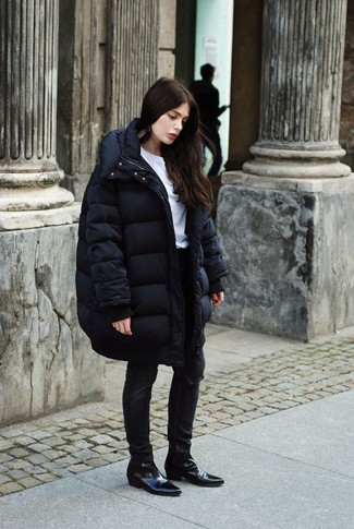 Black Puffer Coat Outfits For Women: 