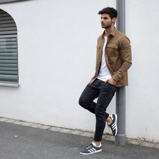 Grey Canvas Low Top Sneakers Outfits For Men: 