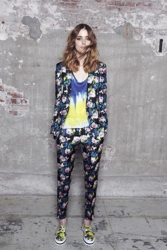 Black Floral Skinny Pants Outfits: 