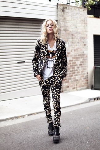 Black Floral Skinny Pants Outfits: 