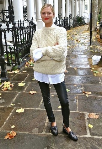 Beige Knit Oversized Sweater Outfits: 