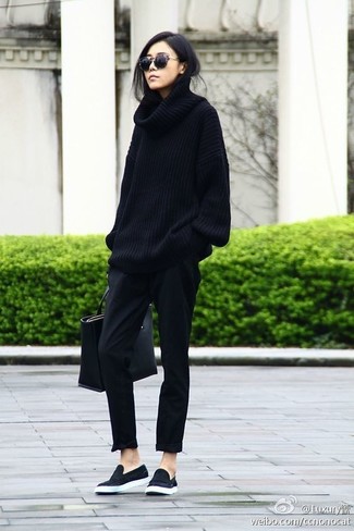 Black Knit Oversized Sweater Outfits: 
