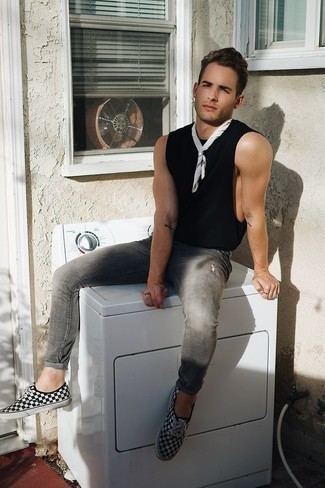 White Bandana Outfits For Men: The combination of a black tank and a white bandana makes this a solid laid-back getup. Why not take a classic approach with shoes and complement this ensemble with black and white check canvas low top sneakers?