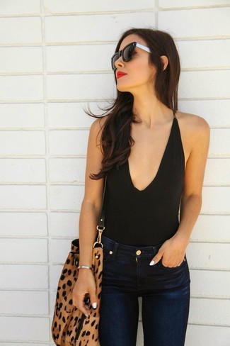 Tan Leopard Leather Crossbody Bag Outfits: This casual combination of a black tank and a tan leopard leather crossbody bag is a real lifesaver when you need to look cool but have no extra time to put together an ensemble.