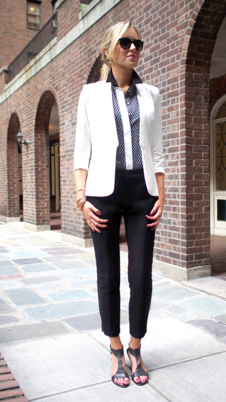 Black Tapered Pants Summer Outfits For Women: 