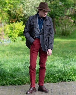 Brown Leather Brogues Outfits: Teaming a grey blazer and burgundy chinos is a guaranteed way to infuse your wardrobe with some rugged sophistication. Infuse your ensemble with an extra dose of style by slipping into brown leather brogues.
