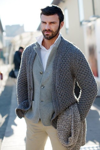 Knit Cardigan Outfits For Men: The formula for a killer casual outfit for men? A knit cardigan with beige chinos.