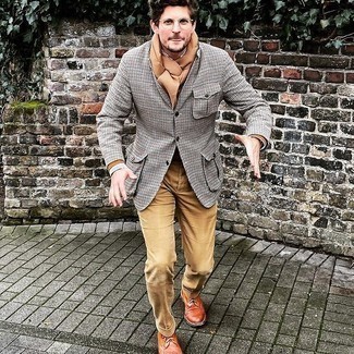 Grey Houndstooth Blazer Outfits For Men: A grey houndstooth blazer and khaki chinos make for the ultimate effortlessly sleek outfit. Why not take a more elegant approach with footwear and complete your getup with tobacco leather brogues?