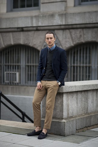 Navy Wool Blazer Smart Casual Outfits For Men: Channel your inner connoisseur of modern men's style and reach for a navy wool blazer and brown chinos. Let your styling sensibilities really shine by finishing your ensemble with navy suede loafers.