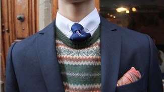Green Crew-neck Sweater Outfits For Men: Nail the classic and casual look in a green crew-neck sweater and a navy blazer.