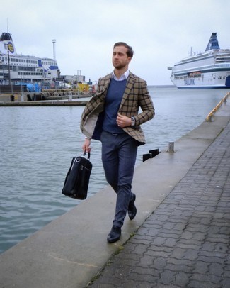 Navy Dress Pants Outfits For Men: This combination of a tan check blazer and navy dress pants resonates rugged sophistication. Here's how to play it up: black leather oxford shoes.