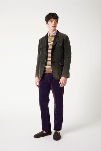 Dark Purple Corduroy Chinos Outfits: Parade your styling game by opting for a charcoal corduroy blazer and dark purple corduroy chinos. Here's how to bring a dose of sophistication to this ensemble: dark brown suede loafers.