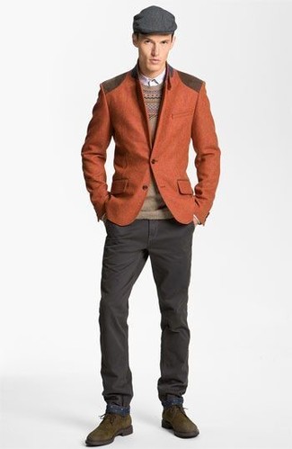 Dark Brown Wool Blazer Smart Casual Outfits For Men: A dark brown wool blazer and charcoal chinos worn together are a match made in heaven. When it comes to footwear, introduce olive suede desert boots to your look.