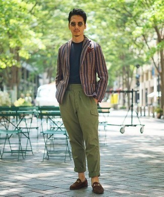 Olive Cargo Pants Outfits: Look laid-back and cool without exerting much effort in a pink vertical striped blazer and olive cargo pants. Feeling adventerous? Jazz up your ensemble by slipping into brown suede loafers.